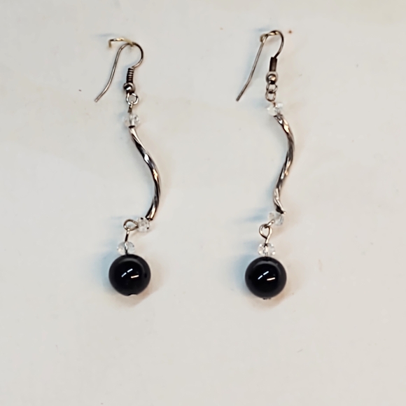 Chic Twisted Silver and Black Bead Earrings - Picture 1 of 3